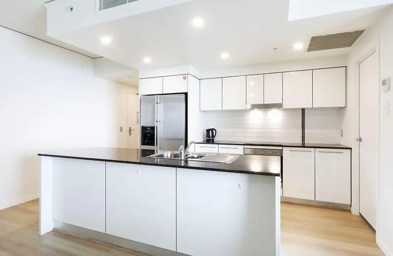 High Floor Ocean View Apartment - Sierra Broadbeach Gold Coast