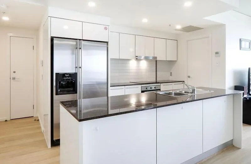 High Floor Ocean View Apartment - Sierra Broadbeach Gold Coast